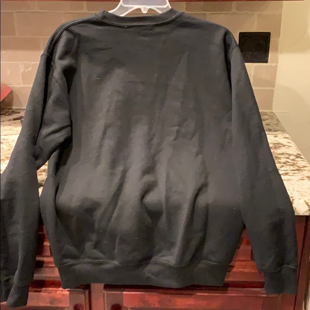sweatshirt - Picture 2 of 3